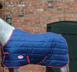 Weatherbeeta Comfitec 210d Channel Quilt Standard Neck Mediumweight Stable Rug - Blueberry/Pink -Sports - Equestrian Sports weatherbeeta comfitec 210d channel quilt standard neck mediumweight stable rug blueberry p2 85983 p